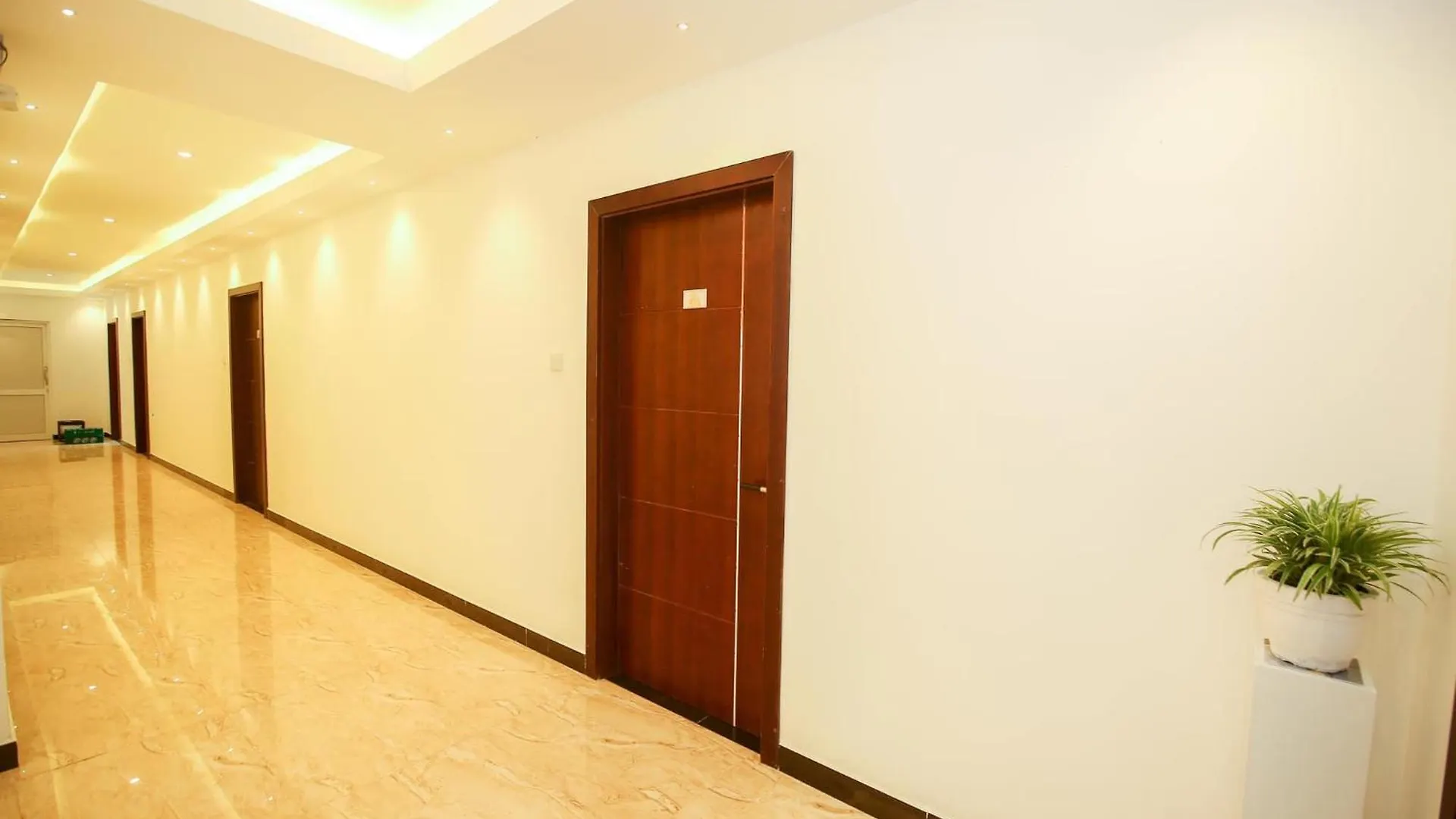 Ruish City Hotel Κάντι